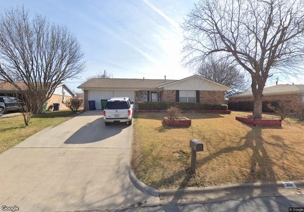 201 S Sendero Dr, Decatur, TX 76234 - photo 1