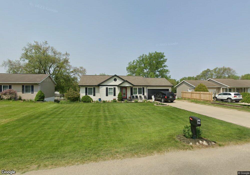 311 N Lakeland Dr, Lagrange, IN 46761 - photo 1