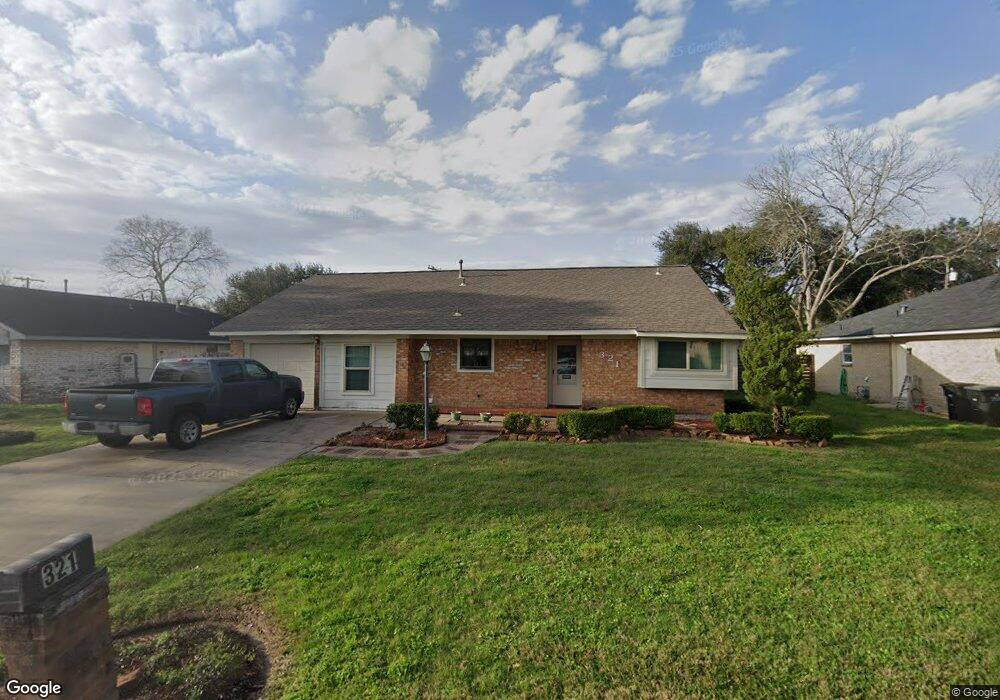 321 Coventry Ln, Alvin, TX 77511 - photo 1