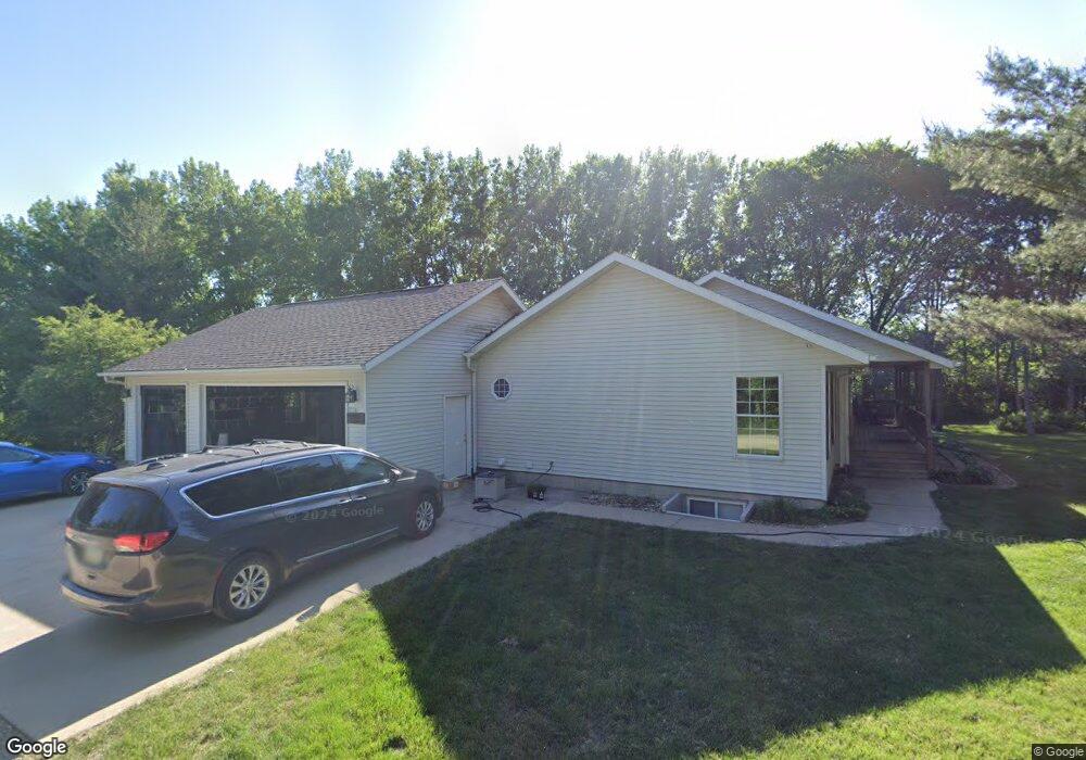 2118 W 12th St, Cedar Falls, IA 50613 - photo 1