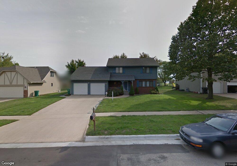 817 SE 43rd Terrace, Topeka, KS 66609 - photo 1