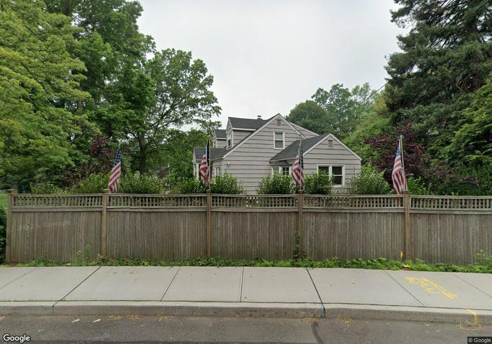 142 Hoyt St, Darien, CT 06820 - photo 1