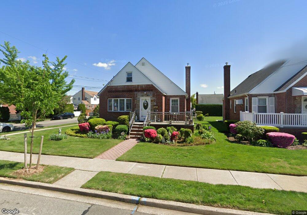 54 Stephen Ave, New Hyde Park, NY 11040 - photo 1