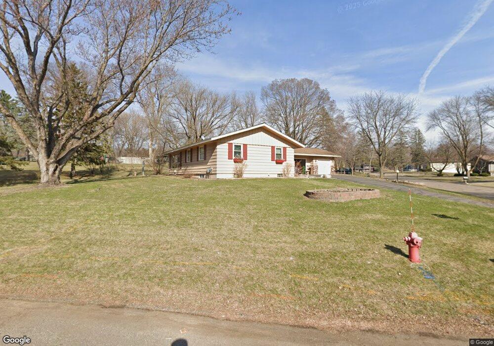 5535 Dell Ln, Minnetonka, MN 55345 - photo 1