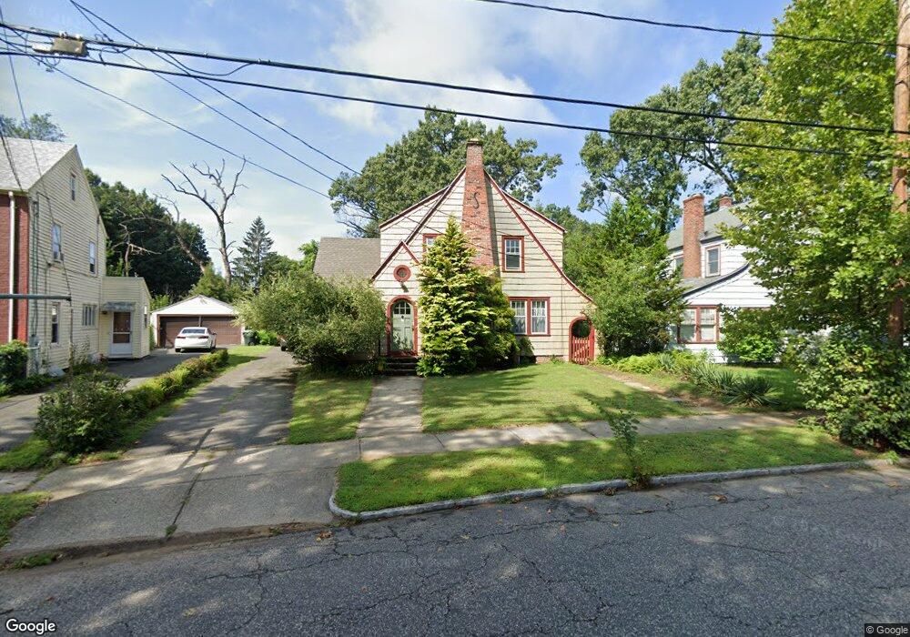 82 Wayne St, Springfield, MA 01118 - photo 1