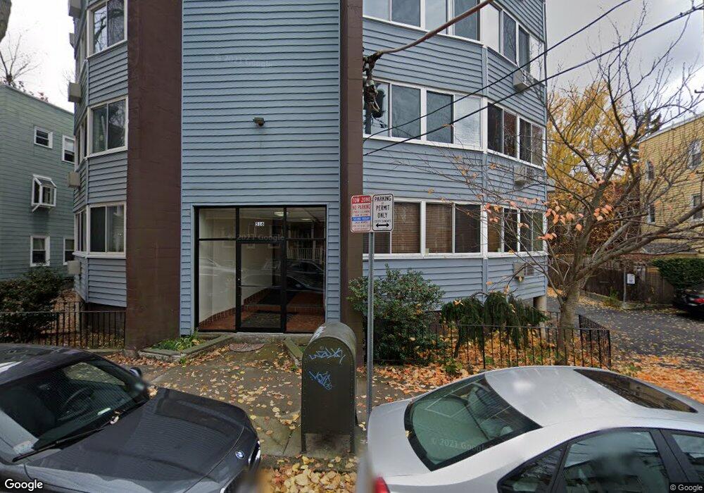 516 Green St unit 3A, Cambridge, MA 02139 - photo 1