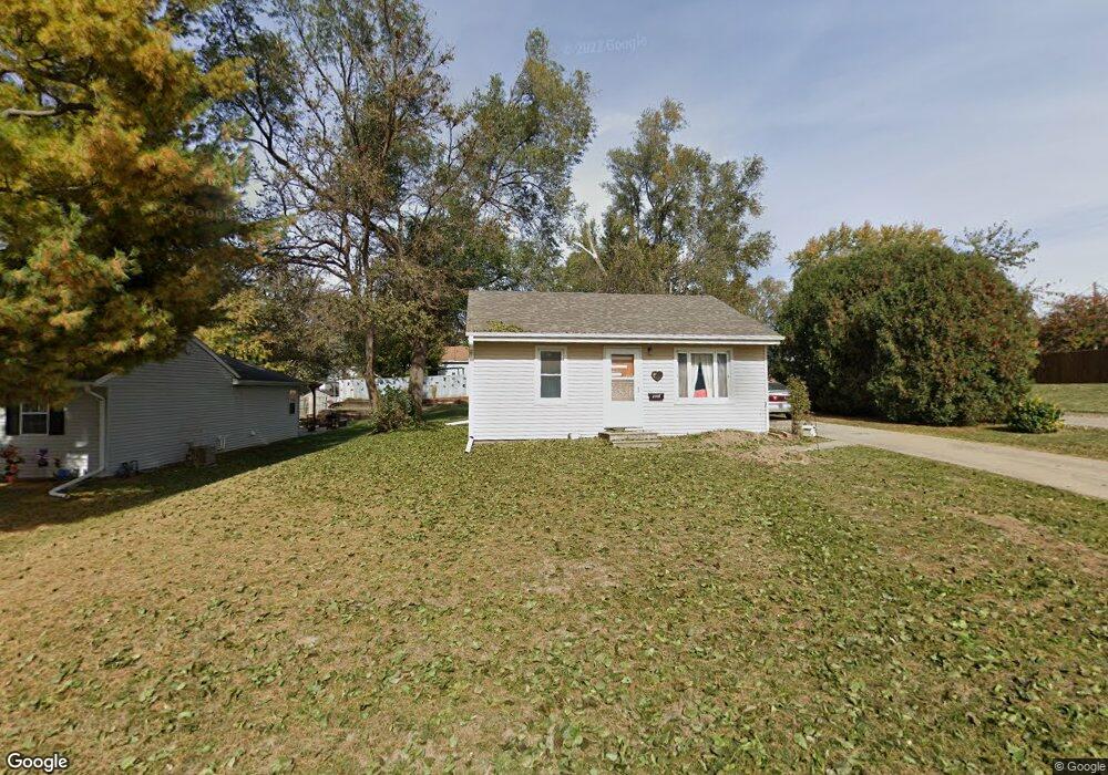 2108 S 5th Ave E, Newton, IA 50208 - photo 1