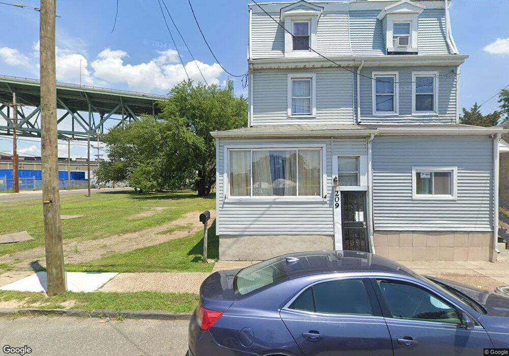 209 Warren St, Gloucester City, NJ 08030 - photo 1