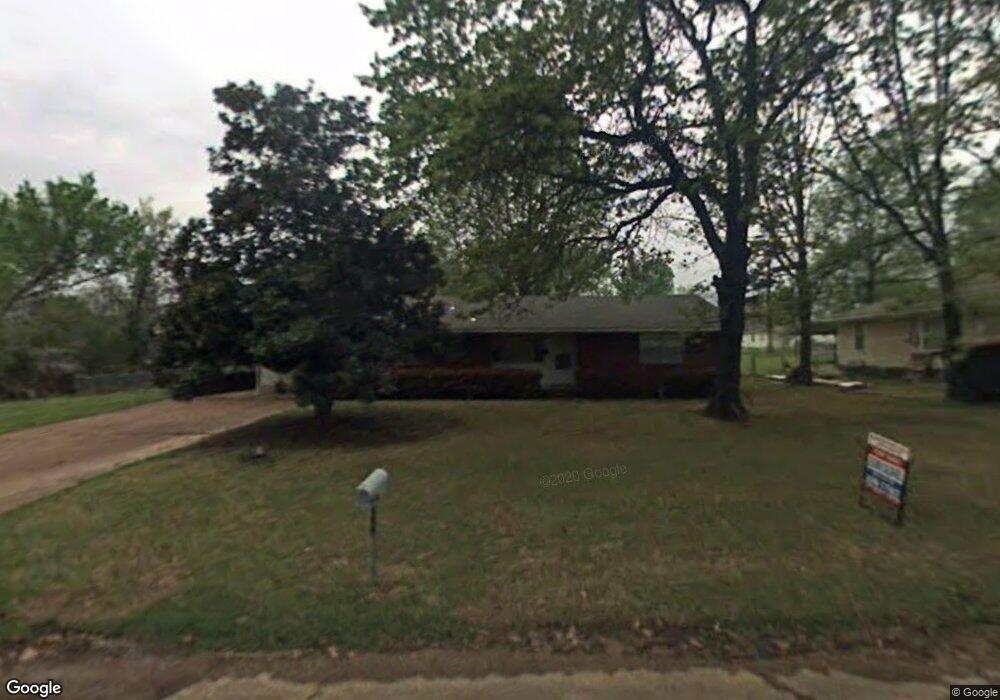 1306 S 3rd St, Hugo, OK 74743 - photo 1