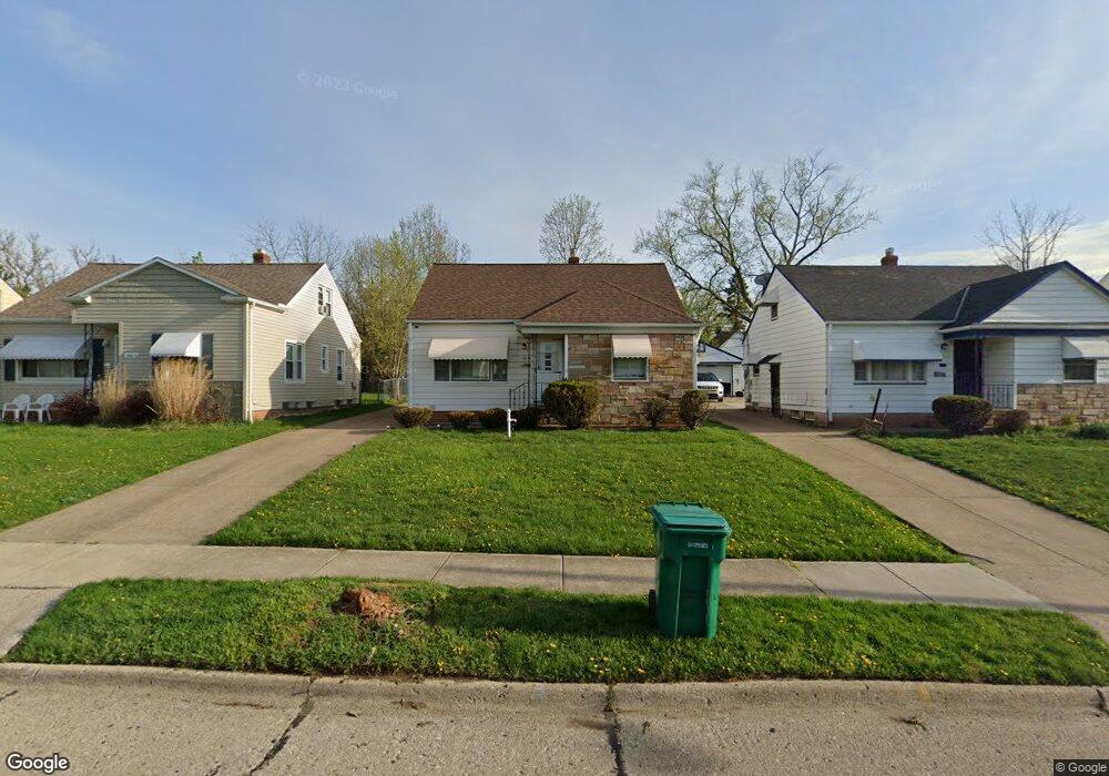 18819 Longview Ave, Maple Heights, OH 44137 - photo 1