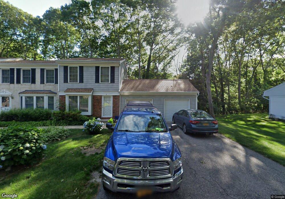 8 Wilson Commons unit 8, Yaphank, NY 11980 - photo 1