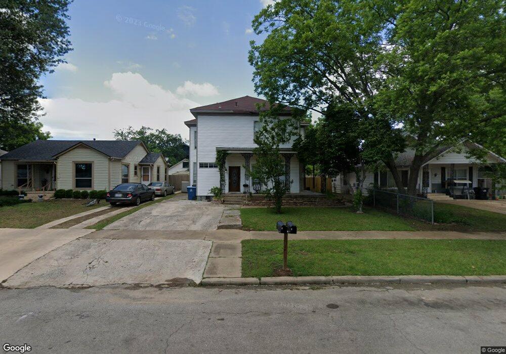 623 W Owing St unit 2 Down, Denison, TX 75020 - photo 1