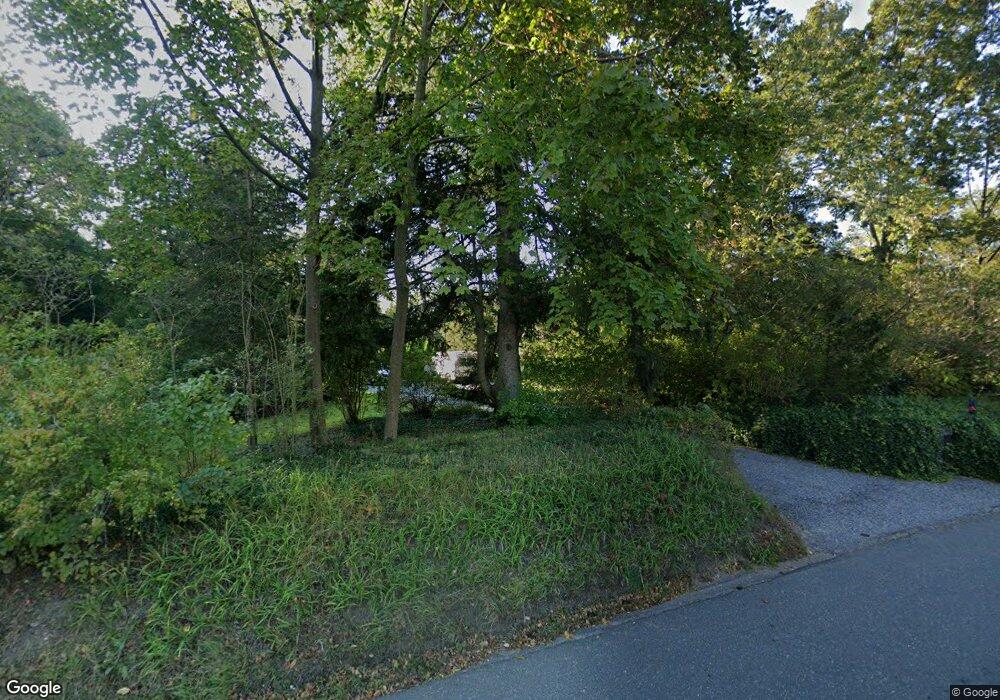 427 Townline Rd, ComMacK, NY 11725 - photo 1