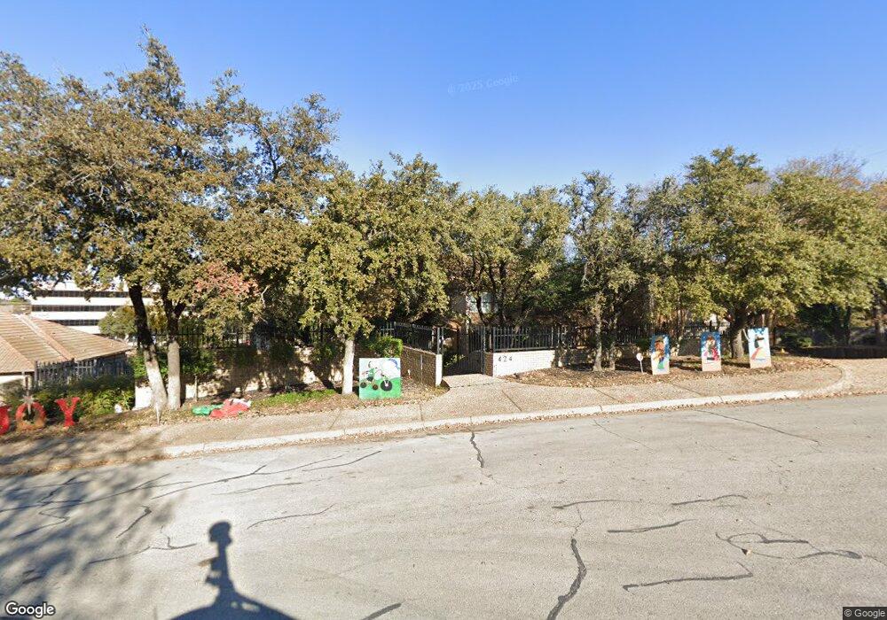 424 Lynndale Ct, Hurst, TX 76054 - photo 1