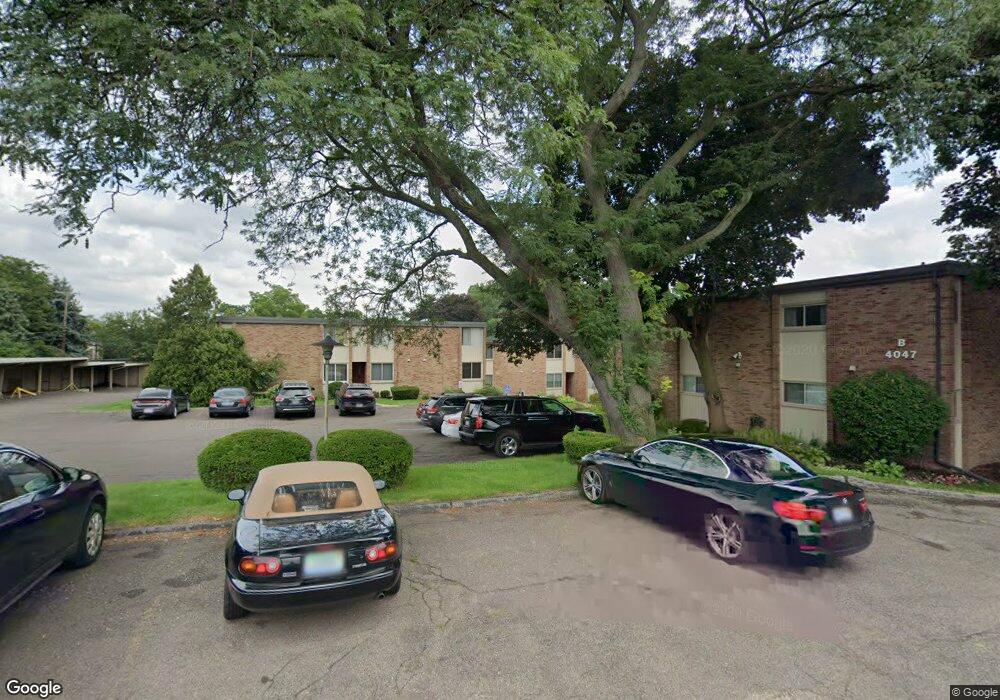 4047 W Maple Rd unit B204, Bloomfield Hills, MI 48301 - photo 1
