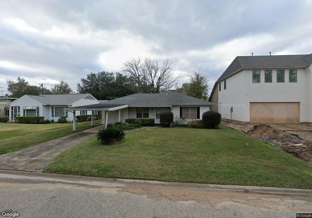 1572 Cheshire Ln, Houston, TX 77018 - photo 1