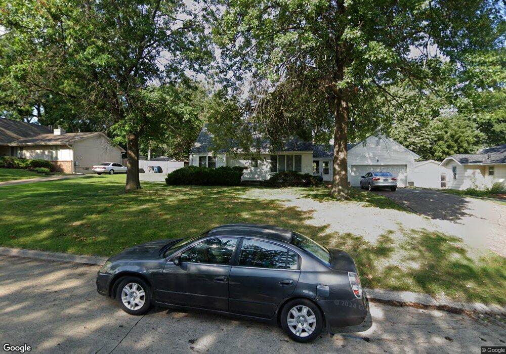3924 43rd St, Des Moines, IA 50310 - photo 1