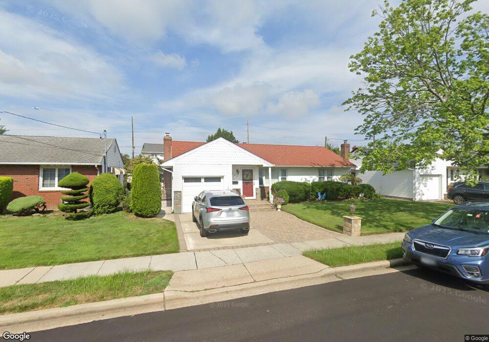 109 Farnum Blvd, Franklin Square, NY 11010 - photo 1