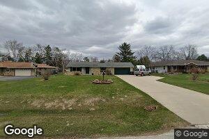 6178 S 121st St, Hales Corners, WI 53130