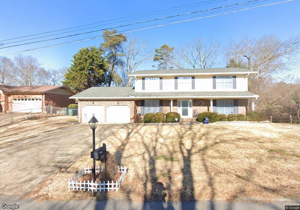 935 Sherry Cir, Hixson, TN 37343 - photo 1