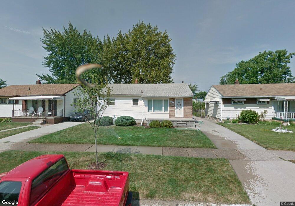 26241 Compson St, Roseville, MI 48066 - photo 1