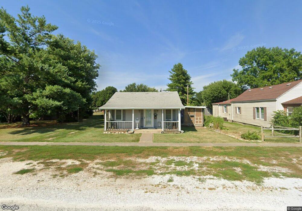 441 W Springfield St, Virginia, IL 62691 - photo 1