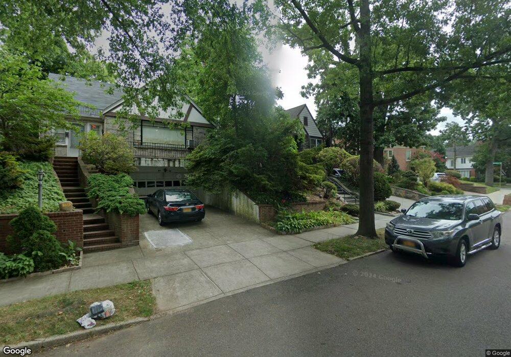 8127 Chevy Chase St, Jamaica, NY 11432 - photo 1