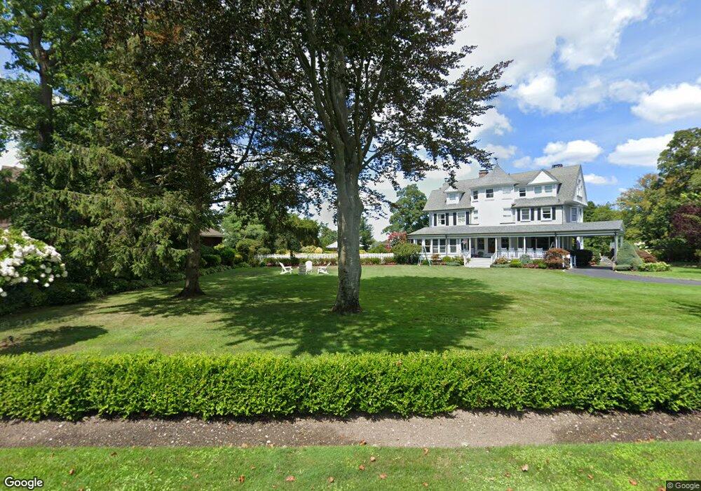 92 Bannister Ln, Lawrence, NY 11559 - photo 1