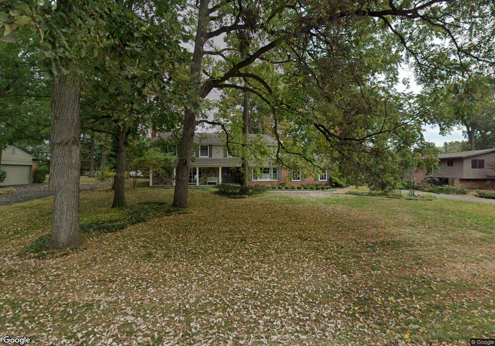 5235 Echo Rd, Bloomfield Hills, MI 48302 - photo 1