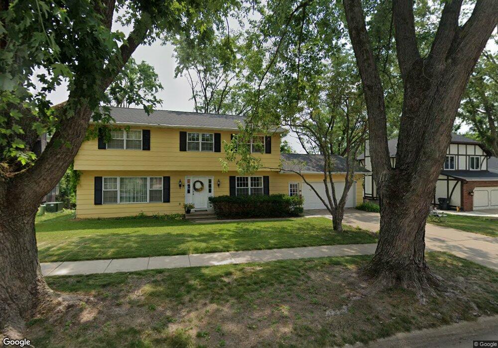 3128 Adirondack Dr NE, Cedar Rapids, IA 52402 - photo 1