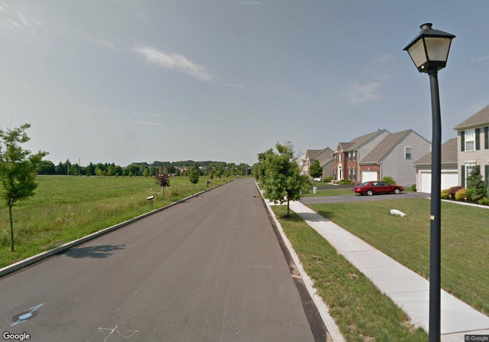 224 Braddock Ct, Hanover Township, PA 18017 - photo 1