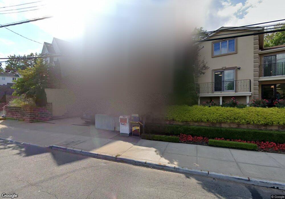 3931 Hylan Blvd unit 3933, Staten Island, NY 10308 - photo 1