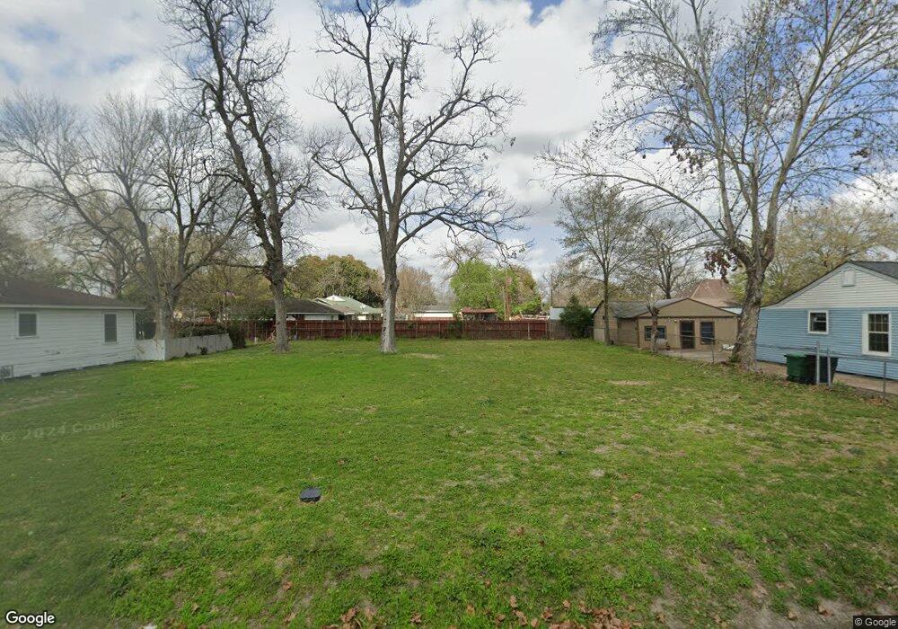 63 De Boll St, Houston, TX 77022 - photo 1