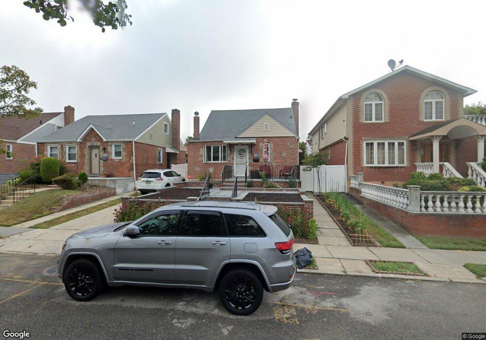 5039 192nd St, Fresh Meadows, NY 11365 - photo 1