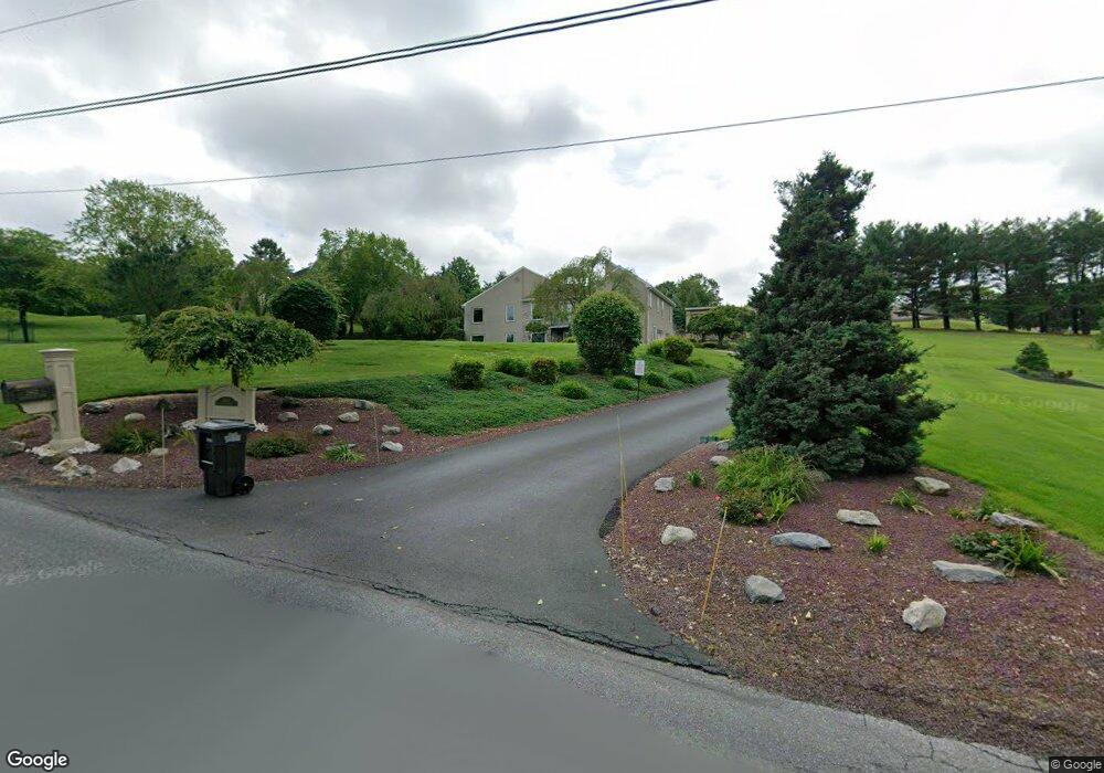 1962 Applewood Dr, Orefield, PA 18069 - photo 1