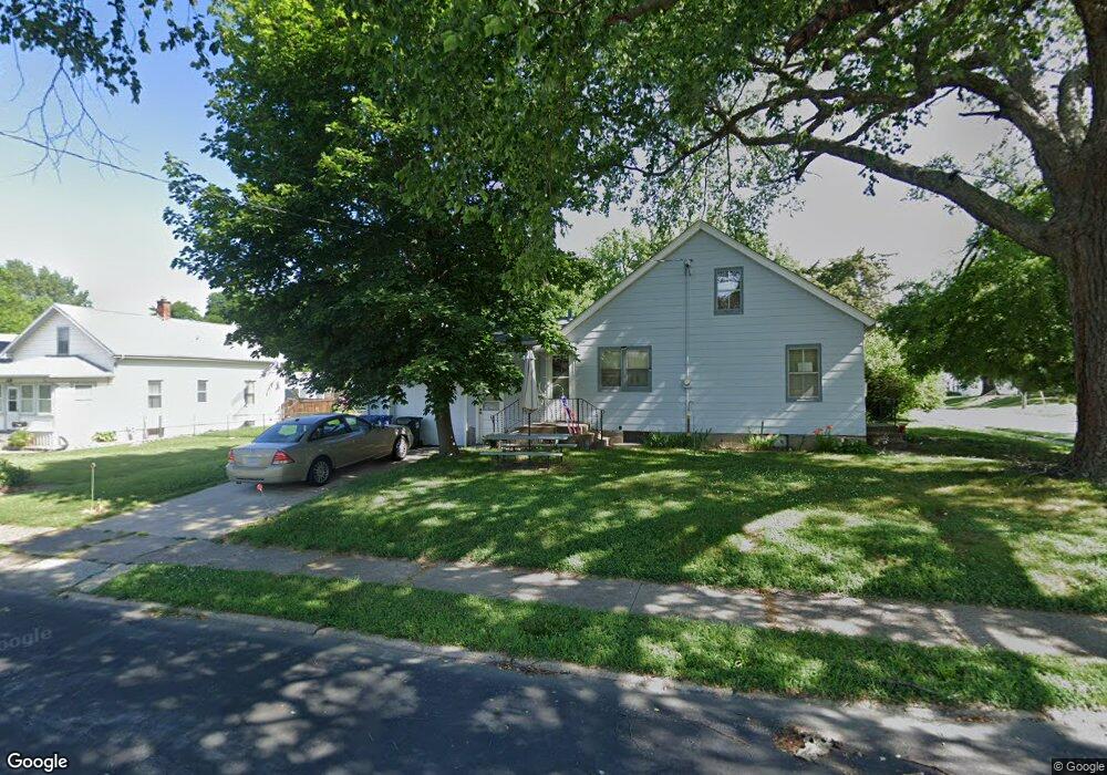 1402 N Sturdevant St, Davenport, IA 52804 - photo 1