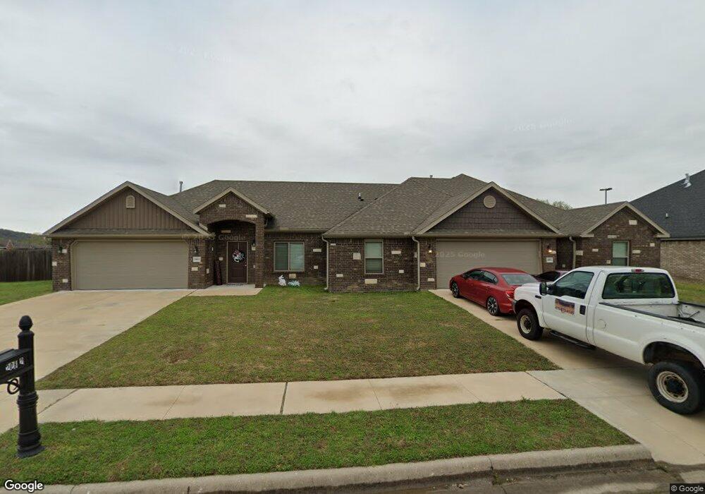 208 Hindman Dr, Prairie Grove, AR 72753 - photo 1