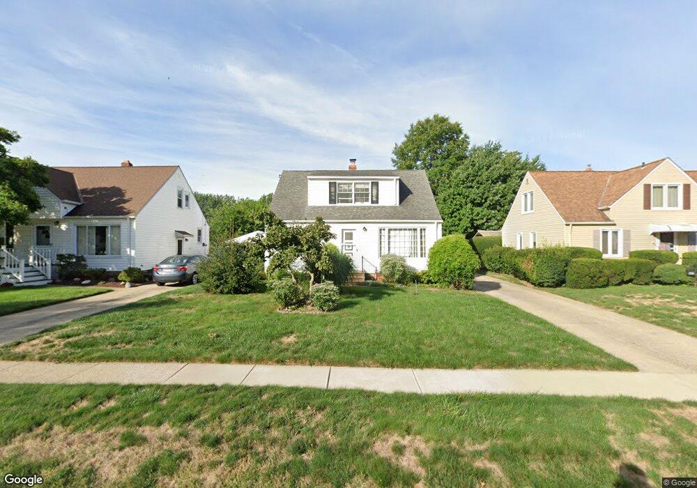 2224 Larchmont Dr, Wickliffe, OH 44092 - photo 1