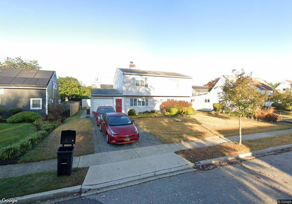 14 Raspberry Ln, Levittown, NY 11756 - photo 1