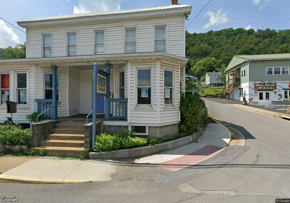 433 N Washington St, Berkeley Springs, WV 25411 - photo 1
