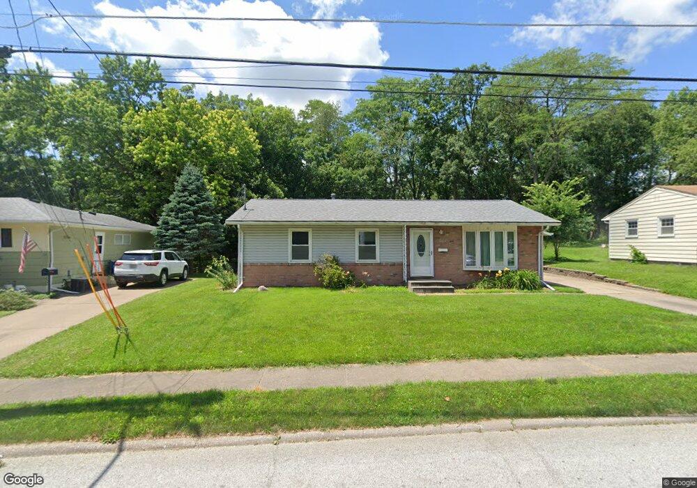 1104 N Thornwood Ave, Davenport, IA 52804 - photo 1