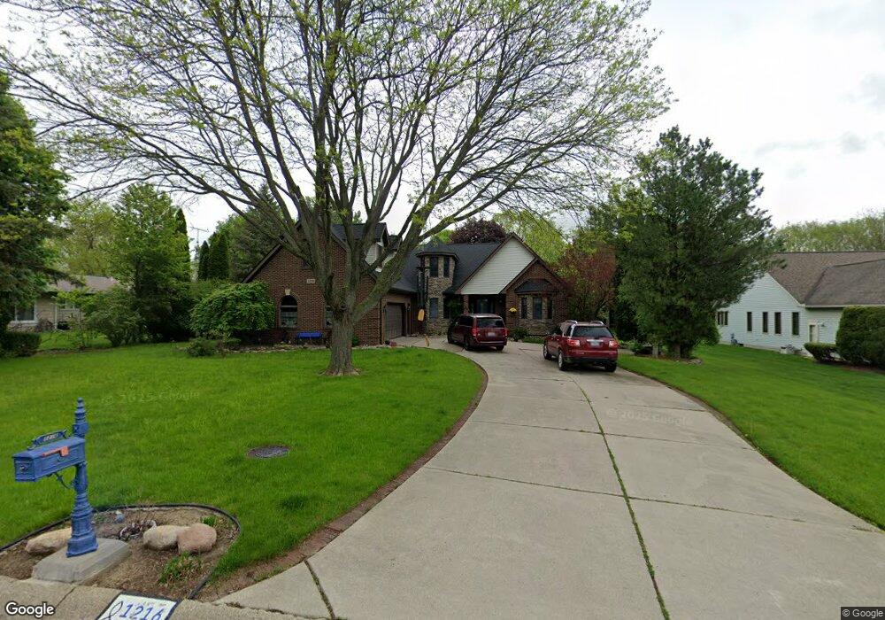 1216 Heatherwoode Rd, Flint, MI 48532 - photo 1