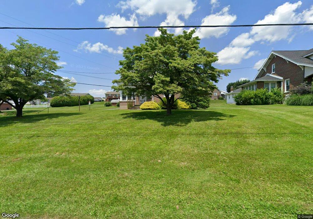 107 E Lawn Rd, Nazareth, PA 18064 - photo 1