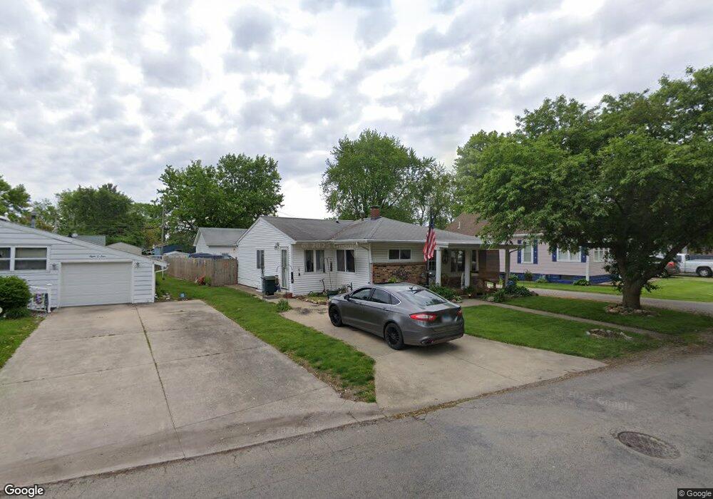 800 N 29th St, Mattoon, IL 61938 - photo 1
