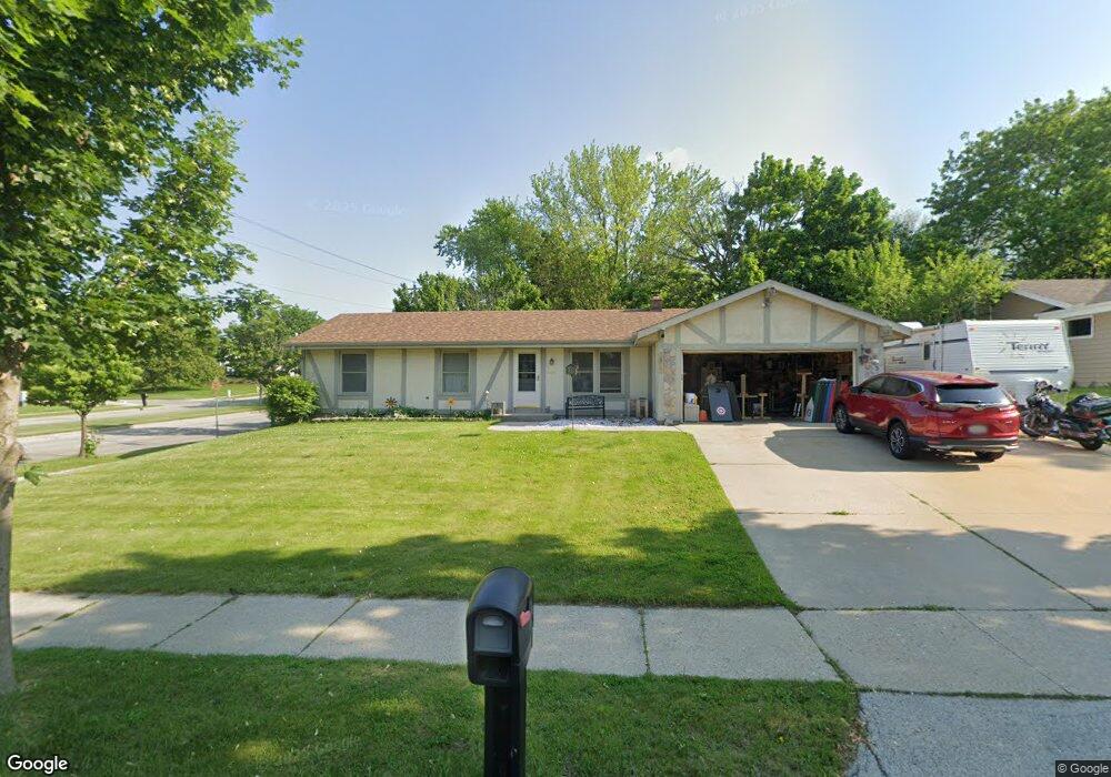 2157 Rambling Rose Rd, Waukesha, WI 53186 - photo 1