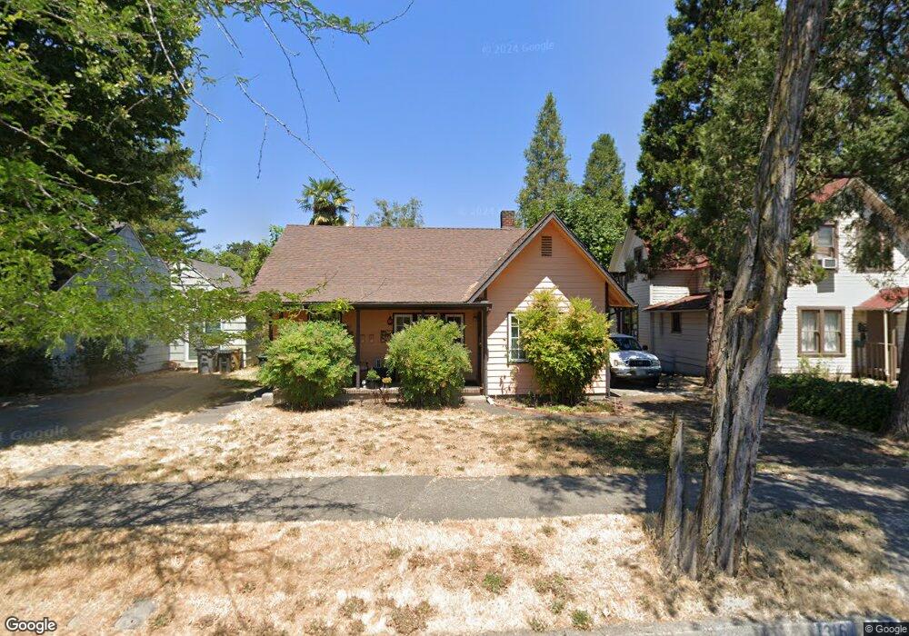 316 NE D St, Grants Pass, OR 97526 - photo 1