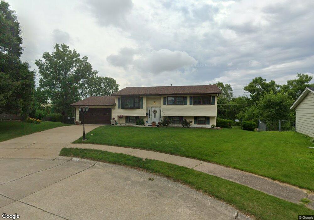 5029 N Harrison St, Davenport, IA 52806 - photo 1