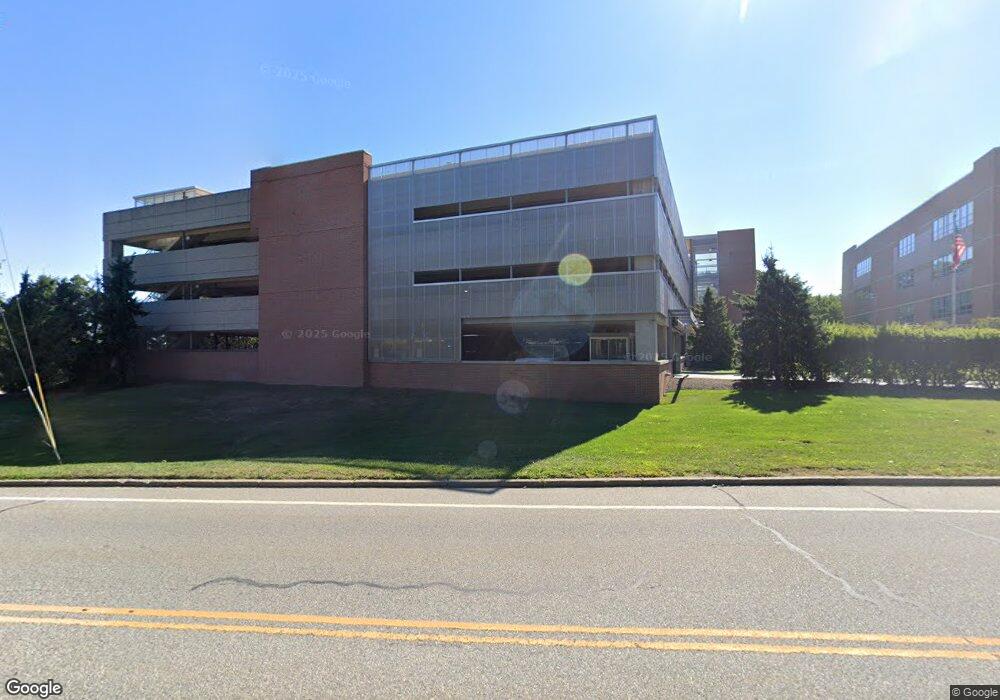 118 Quaker Ln unit 118, Warwick, RI 02886 - photo 1