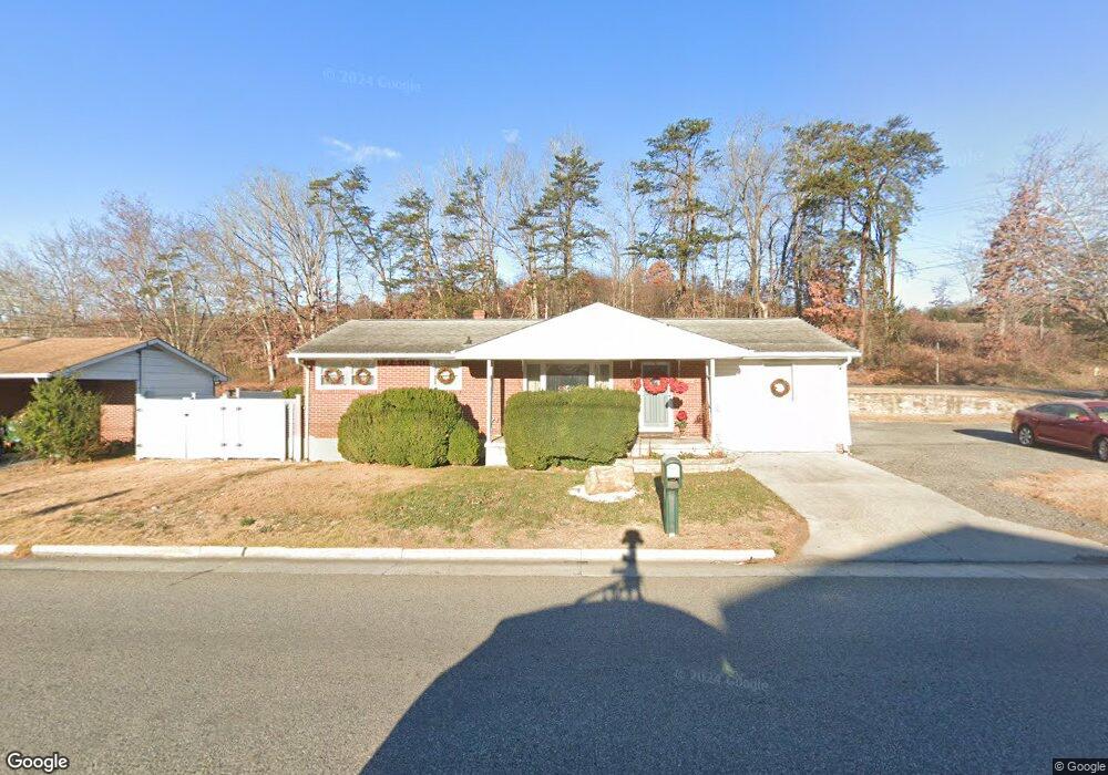 2512 Grafton St, Clifton Forge, VA 24422 - photo 1