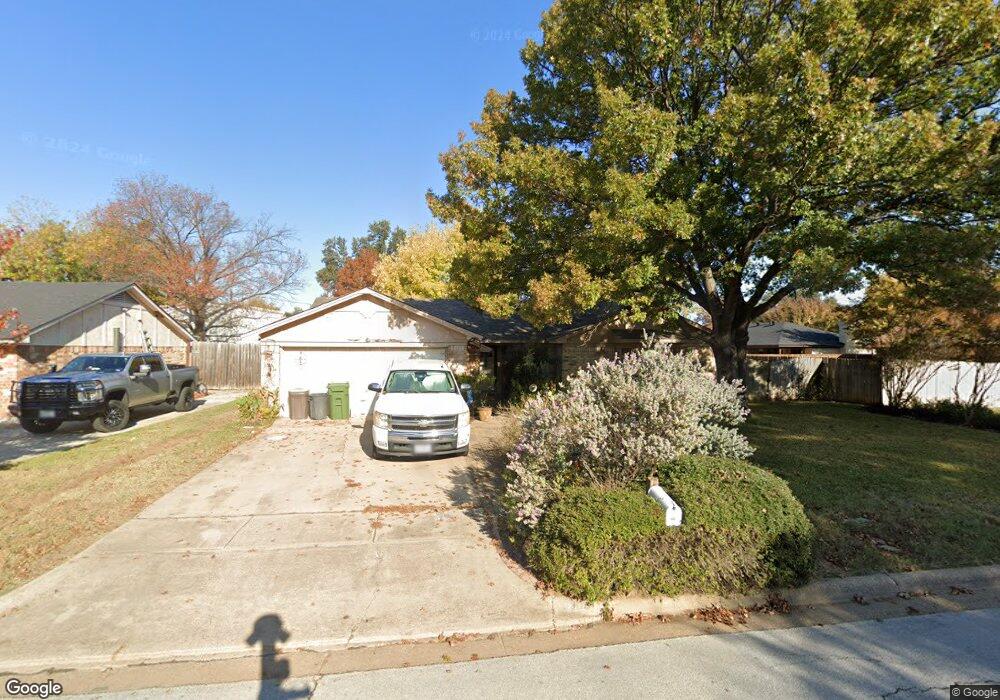 304 Mountainview Dr, Hurst, TX 76054 - photo 1